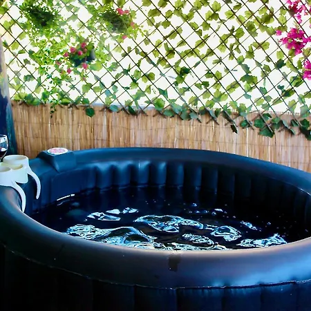 Casa Flores, - Spanish Townhouse With A Hot Tub On The Private Roof Terrace Сasa de vacaciones