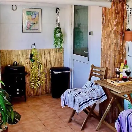 Casa Flores, - Spanish Townhouse With A Hot Tub On The Private Roof Terrace *